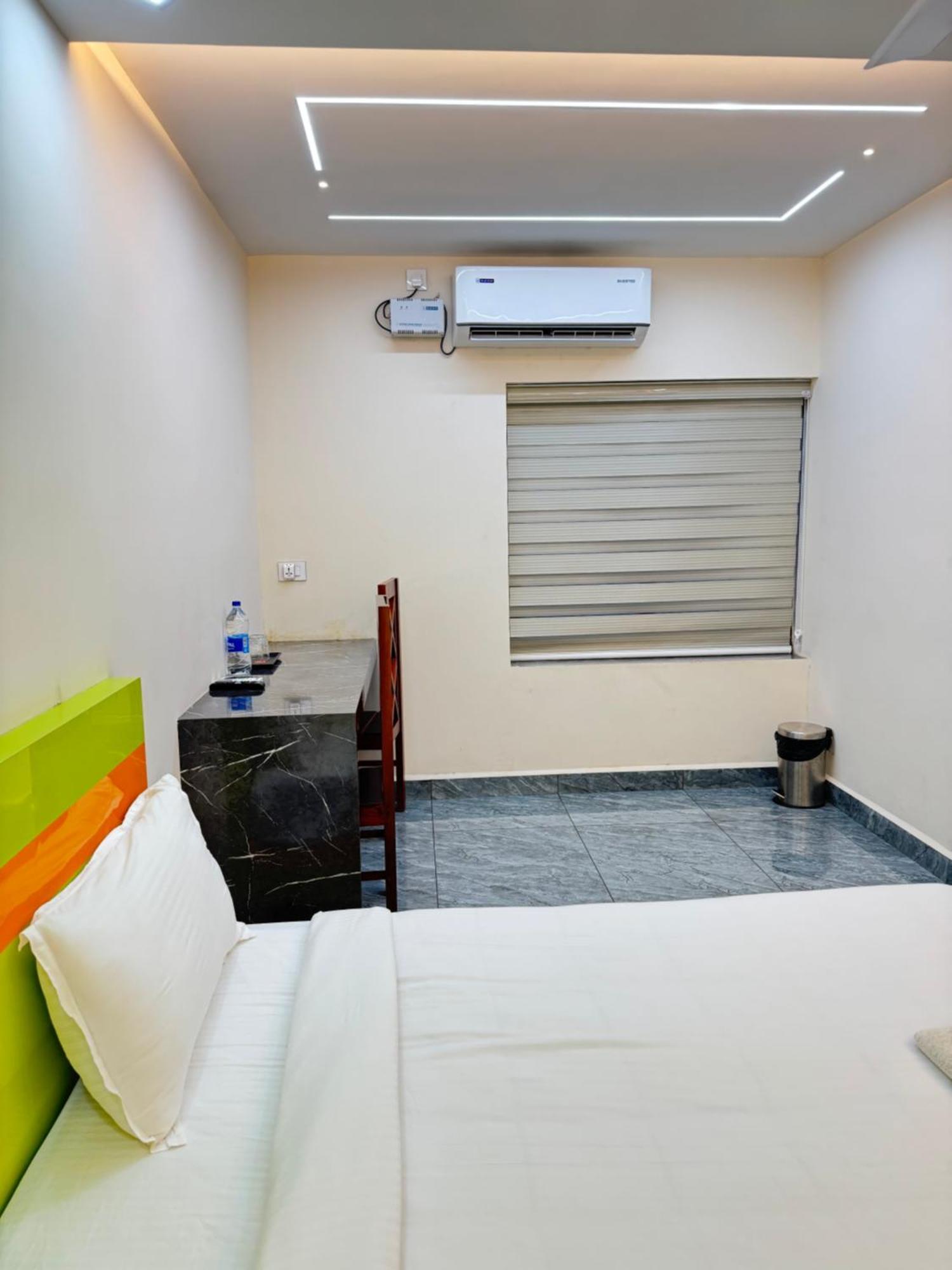 Krishnakripa Premium Residency Ξενοδοχείο Kochi Εξωτερικό φωτογραφία